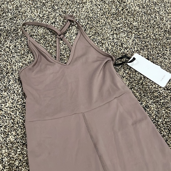 Varley Revolve Let’s Move Irvine Taupe Bodysuit, NWT - Picture 4 of 10
